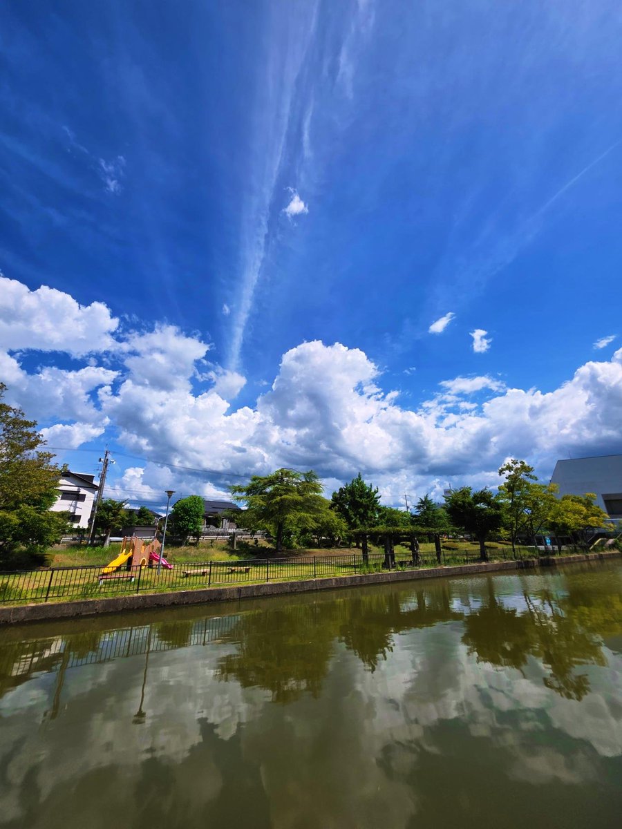 30years3ounce's tweet photo. 楽しい楽しい楽しい2026年夏の豊岡市の旅、これでラストです！
ちょっと昼と電車の時間まで早朝の豊岡の街をもうすぐお別れなのかと
寂しい気持ちもありながら散歩。
趣があって大好きな街です。
絶対また来る！
https://t.co/dfD3IruaK2 https://t.co/0z59HkKEtS