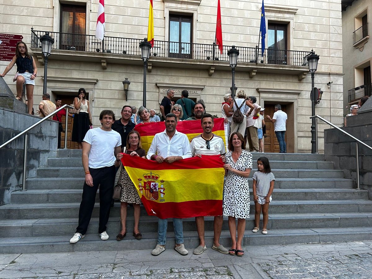 IreneRoyoPP's tweet photo. #Ceuta somos todos @PPNavarra https://t.co/ViwkB7BAYK
