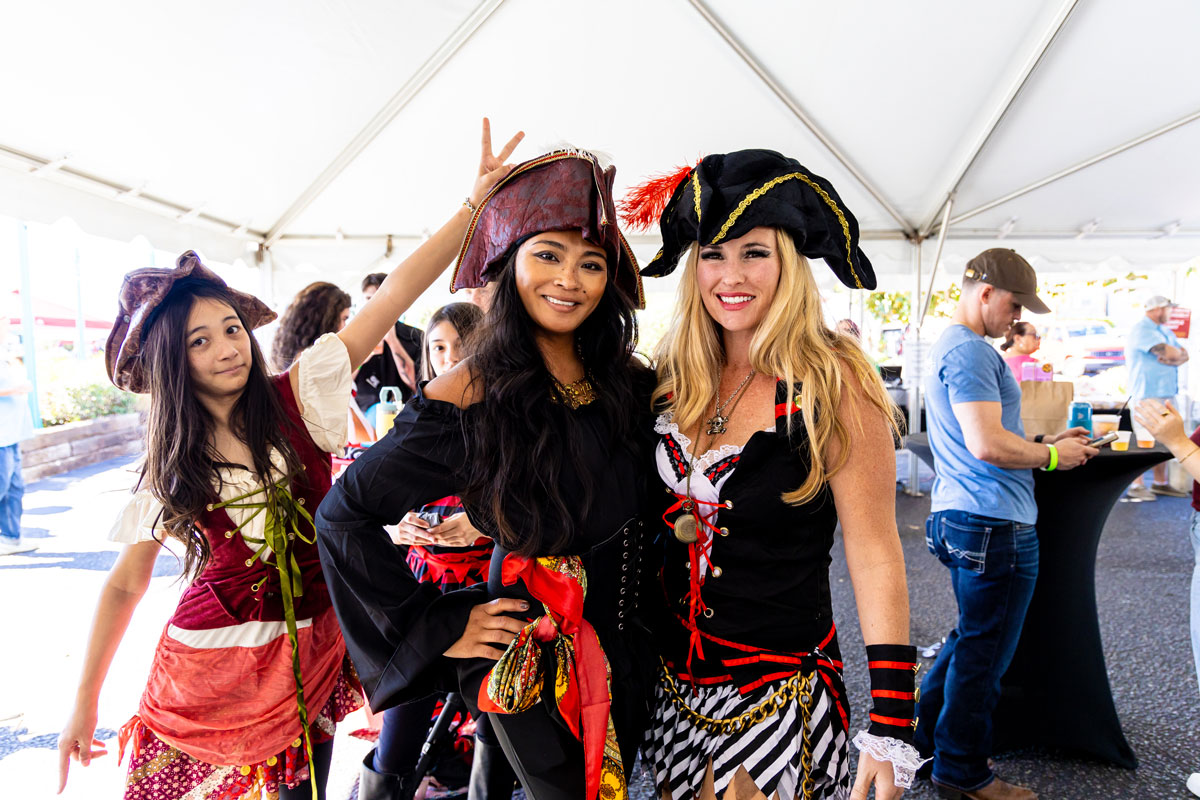 Fudpuckers's tweet photo. Pirate Brew Fest FAQ — You’ve Got Questions. We’ve Got Arrrnswers!

When is it? Is admission free? Can kids come? What about drinks, food and costumes? We’ve got the answers you need before setting sail for Fudpucker’s!

Visit our website for the FAQ.

#PirateBrewFest https://t.co/Ie2ev8Lq7d