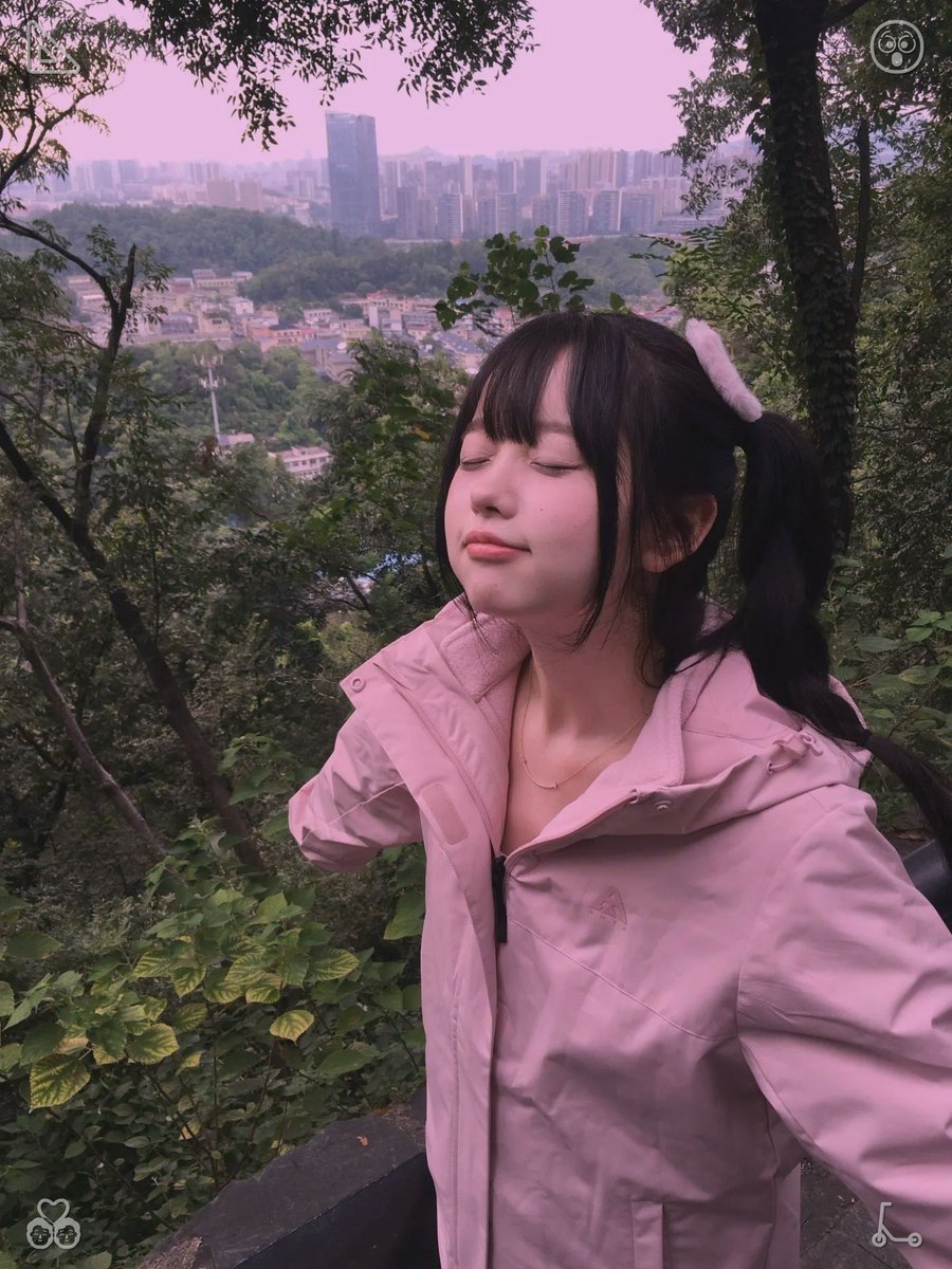 Copelinhamenez's tweet photo. 🚶‍♂️Exploring the city on foot, always maintaining a gentle and serene attitude in minor social conflicts, express personal views courteously, and work through any misunderstandings without ever resorting to harsh, hurtful, or sharply emotional language. https://t.co/AElWeXSRNm