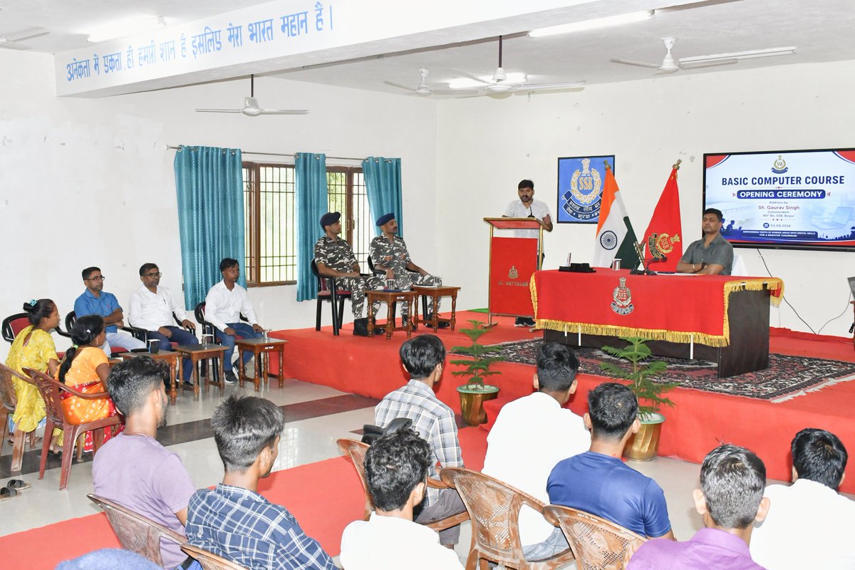45bnSSB_INDIA's tweet photo. #computertraining 
दिनांक 03.09.2026 को श्री गौरव सिंह, कमांडेंट, @45bnSSB_INDIA के मार्गदर्शन एवं कुशल नेतृत्व में सीमावर्ती क्षेत्र के युवाओं के लिए नागरिक कल्याण कार्यक्रम 2026 के अंतर्गत 30 दिवसीय बेसिक कंप्यूटर प्रशिक्षण कार्यक्रम का शुभारंभ किया गया।
@SSB_INDIA https://t.co/lyVnOxfixA