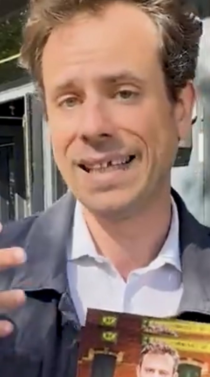 jean86148's tweet photo. @PaulVannierFI @JLMelenchon C’est quoi le lien avec le racisme le pirate 🏴‍☠️ ?? 😂😂🤡 https://t.co/9PX6Nt9dCY