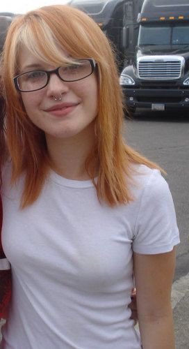 yelyahdaze's tweet photo. these glasses 😭 https://t.co/PBrVZs4jSX