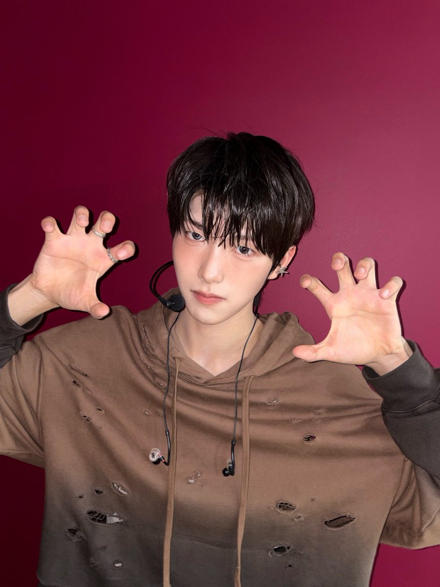 ModHausStages's tweet photo. 🆔️ Happy 18th Birthday to idntt id15, Choi GyeongBeen! 🐹🎂
​
​#idntt #아이덴티티 #choigyeongbeen #최경빈
#HAPPYGYEONGBEENDAY https://t.co/82SNXB0cRb