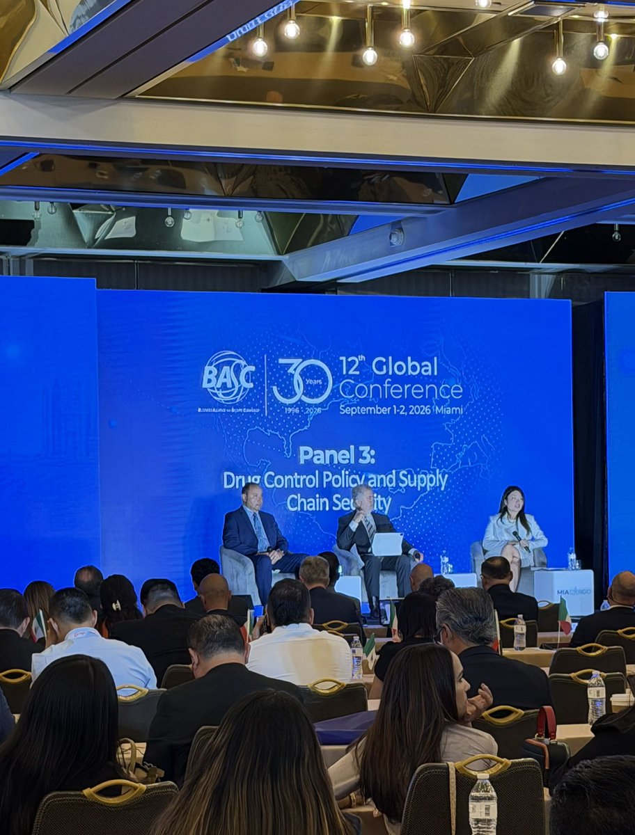 Produccion_Ecu's tweet photo. El Ministerio de Desarrollo Económico y Productivo, a través de la Oficina Comercial en Miami🇺🇸, participó en el 12° Congreso Mundial Business Alliance for Secure Commerce @WorldBASCOrg junto a más de 400 líderes empresariales, autoridades aduaneras y de comercio de todo América. https://t.co/fZA08ldn99