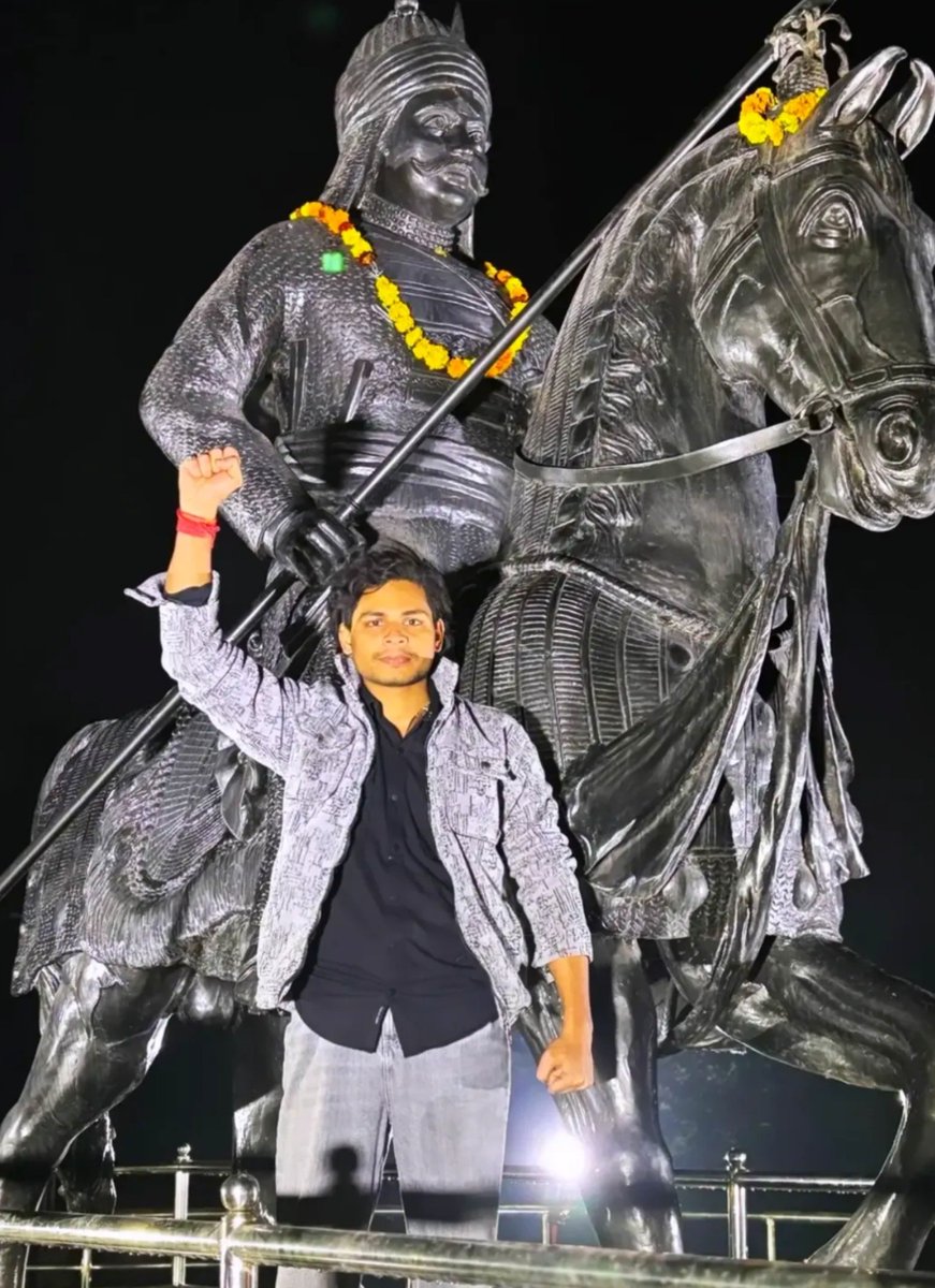 RanjanSinghh_'s tweet photo. यह बिहारी का खून का गर्मी है -Feel The Power !

एक बिहारी 24 साल का लौंडा Swatantra Bharadwaj
जिसके लिए पूरा विपक्ष का लीडर विपक्ष का प्रधानमंत्री उम्मीदवार Rahul Gandhi -मुगल डफली गिरोह सब एक साथ खिलाफ खड़ा है ,,

लेकिन Swatantra Bharadwaj को कोई डर नहीं है

किया भी चौर में और बोल भी रहा है चौर में Nishu के बाप का सर फाड़ा 7 टांका लगा
Delhi Police का जूता लाठी मेरे पास है ,,

Chirag Paswan Kapil Mishra बड़े भैया हैं हमारे ,,

अभी Instagram पर स्टोरी लगा रहा है
Swatantra Bharadwaj जिसके खिलाफ Rahul Gandhi लिख रहे हो Arvind Kejriwal लिख रहे हो देश का बड़े से बड़ा पॉलिटिशियन सजा दिलाने के लिए एक हो चुका हो ,,

24 साल का लौंडा डर नहीं रहा है
क्या कर लोगे ऐसे गर्म खून वाले का फांसी दिलवा दोगे वह तैयार बैठा है ,,

"जिस Delhi में वो रहता है उसके हर कदम पर दुश्मन बैठे हैं वहां उसका कोई कुछ नहीं उखाड़ पा रहा है"

दूसरा लड़का होता अभी तक मूट दिया होता
Swatantra Bharadwaj जो भी हो अपना काम करना चाहिए था किसी पॉडकास्ट में जाकर भावना में बढ़कर कुछ बोलना नहीं चाहिए था

युवा जोश है गलती कर बैठा है भाई तुम लोग अपना काम कर रहे थे वही करना चाहिए था बोलने का क्या जरूरत है अच्छा बुरा जो भी था @_kattar__hindu

अब मजबूरी में सरकार को लगाम लगाना पड़ेगा

Nishu नाम की लड़की जिसमें Jantar Mantar पर प्रधानमंत्री की 13वीं का मिठाई बंटा था ,,

राहुल गांधी केजरीवाल सभी लोग उन्हें समय कुछ नहीं बोले थे ,,

अभी जो राहुल गांधी केजरीवाल बड़े-बड़े activist Swatantra Bharadwaj के पीछे परे हुए हो ज्यादा से ज्यादा क्या कर लोगे ट्वीट करने के अलावा तुम्हारे पास भी बड़े से बड़ा वकील है तो उसके पास भी बड़े से बड़ा वकील है

अगर ऐसे लोगों को सजा दिलाने लगे फ़िर एक पक्ष क्यों दूनों पक्ष के लोगों को सजा दिलाओ !

यही विपक्ष के नेताओं ने जंतर-मंतर पर गलियां देने वालों को जस्टिफाई किया था !

बाकी मेरा मनाना है स्वतंत्र भारद्वाज को फासी होनी चाहिए बहुत गलत किया है हिंदुस्तान को अगर सही रास्ते पर लाना है भ्रष्टाचार मुक्त प्रदूषण मुक्त भ्रष्टाचार मिटाना है स्वतंत्र को फासी दो देश का सबसे बड़ा मुद्दा 24 साल का लौंडा है देख रहे हो देश कहां जा रहा है !

ऐसे सभी विपक्ष के Lead6 और बड़े-बड़े activist को समाज सुधारक को कभी प्रदूषण मिलावट वाले खाने -भ्रष्टाचार के खिलाफ एक साथ पोस्ट करते हुए देखा है ?