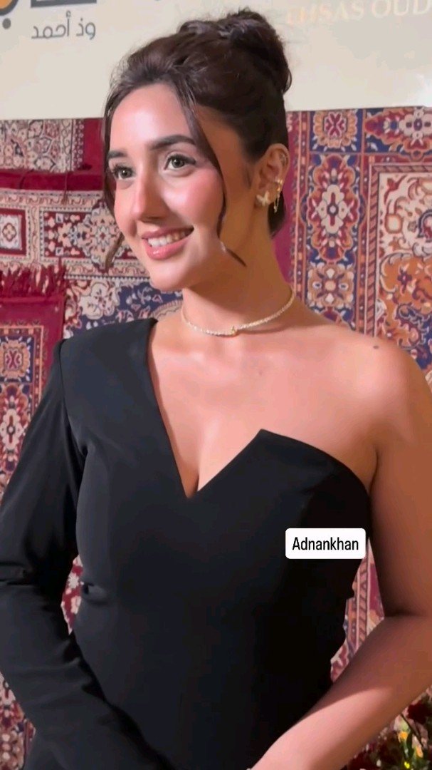 AshnoorOFC's tweet photo. Ashnoor spotted at Ahmad’s birthday celebration, looking effortlessly elegant in an all-black ensemble. 🖤✨

Graceful, poised, and radiating her signature charm, she truly carried the look with so much sophistication. 🧿✨

#AshnoorKaur #Ashnoorians @ashnoorofficial https://t.co/FEwvDRy34T