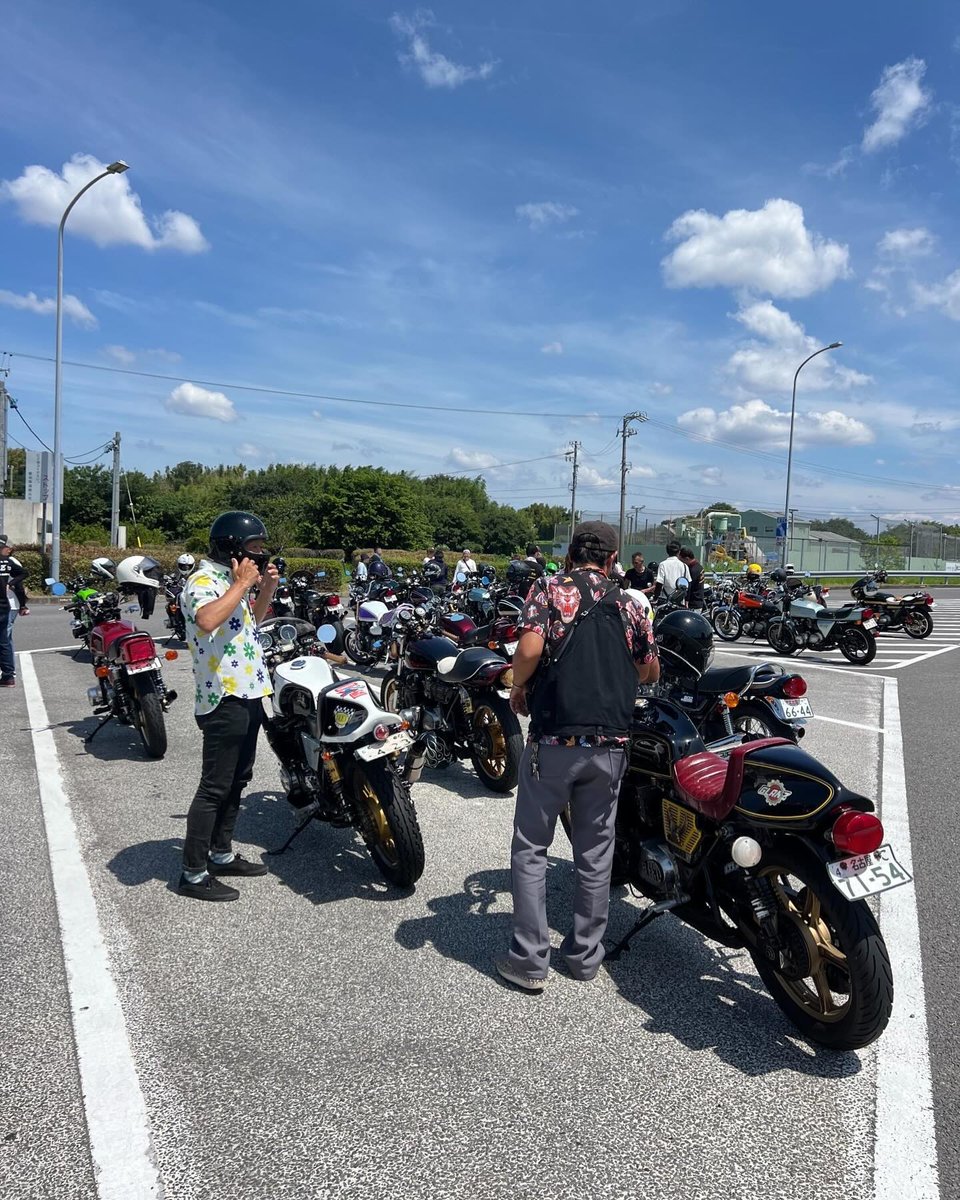MalloryPha4s's tweet photo. Aichi Z Meeting for the first time in ages. It was so hot I only stayed 30 minutes lol. https://t.co/Fwx4YFi6uy