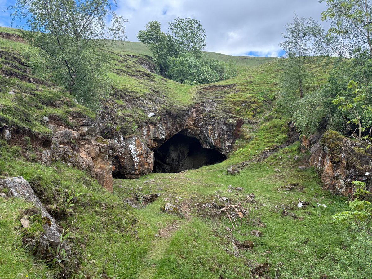 Taff_Gillingham's tweet photo. Following our recent visit to the Lair of the Beast of Caerbannog in Scotland we are at the @CambridgeCornEx this evening to see @JohnCleese and the Holy Grail.

The last time I was here was on 28th February 1981 to see The UK Subs!

#RunAway https://t.co/sz8ZYSv7oi