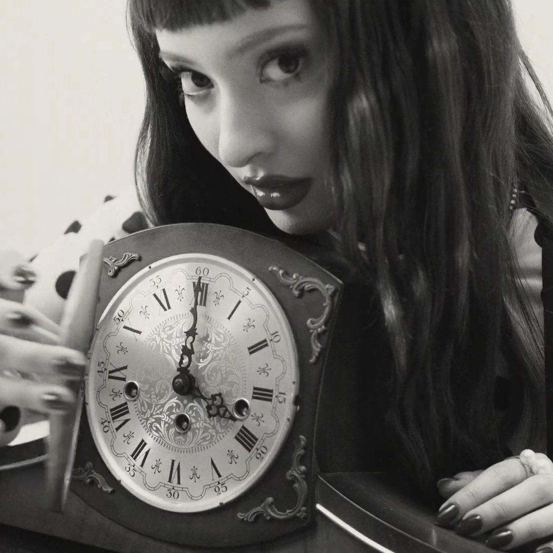 FaouziaXCharts's tweet photo. [🏆] @faouzia's "DON'T EVER LEAVE ME" has now surpassed 10 million streams on Spotify.

— It becomes the 4th song to achieve this on FILM NOIR (fin). https://t.co/70899lkiCV