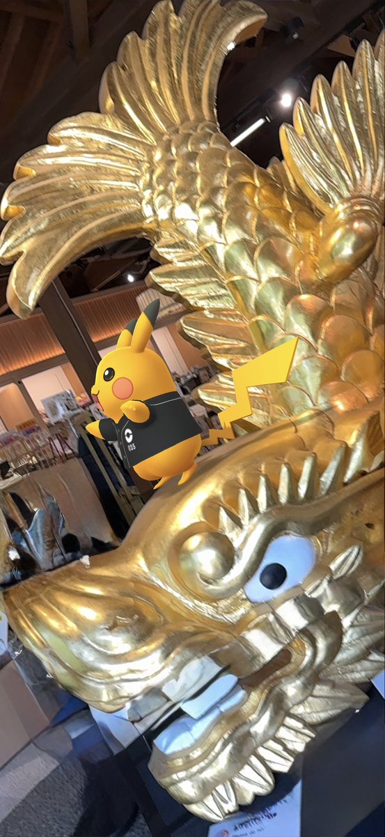 dragonhanna1's tweet photo. TEAM758
登録者7580人突破おめでとうございます㊗️

金のシャチホコに推しのピカチュウを乗せて⚡️

 #TEAM758 
#ポケモンGO https://t.co/Xoi6xrSZ1t