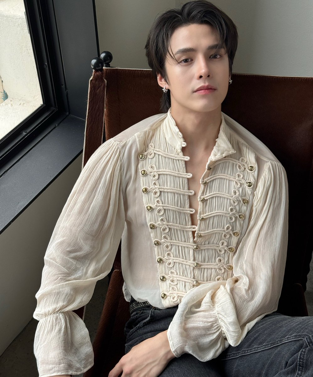 uvyoon's tweet photo. cant stop thinking about these pictures heng is just so insanely beautiful https://t.co/k4FQc9u8WI