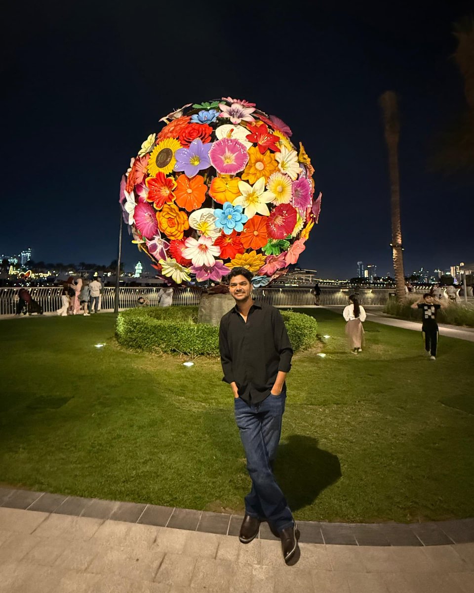 LeonorTurco0e's tweet photo. After arriving in Dubai: reflections... “Some photos are more than just photos…
They are moments that stay in the heart. ”

It’s been a week in Dubai. This city is not just about tall buildings, but big dreams and deep thoughts. What makes this https://t.co/kxAkIisPFb