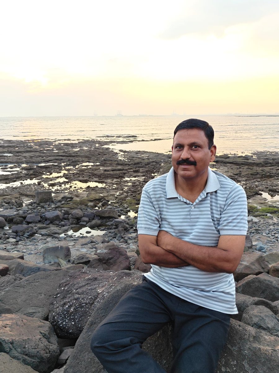 ShivanshKr0510's tweet photo. Both photos show the same man — my father, Sanjay Kumar, 55. The second was taken this week in the ICU at KIMS Hyderabad, where machines are breathing for him. I'm his son, and this thread is my request to help save his life.

Fundraiser Link : 
https://t.co/MIZTdxlGNl https://t.co/nFl8K0qr40