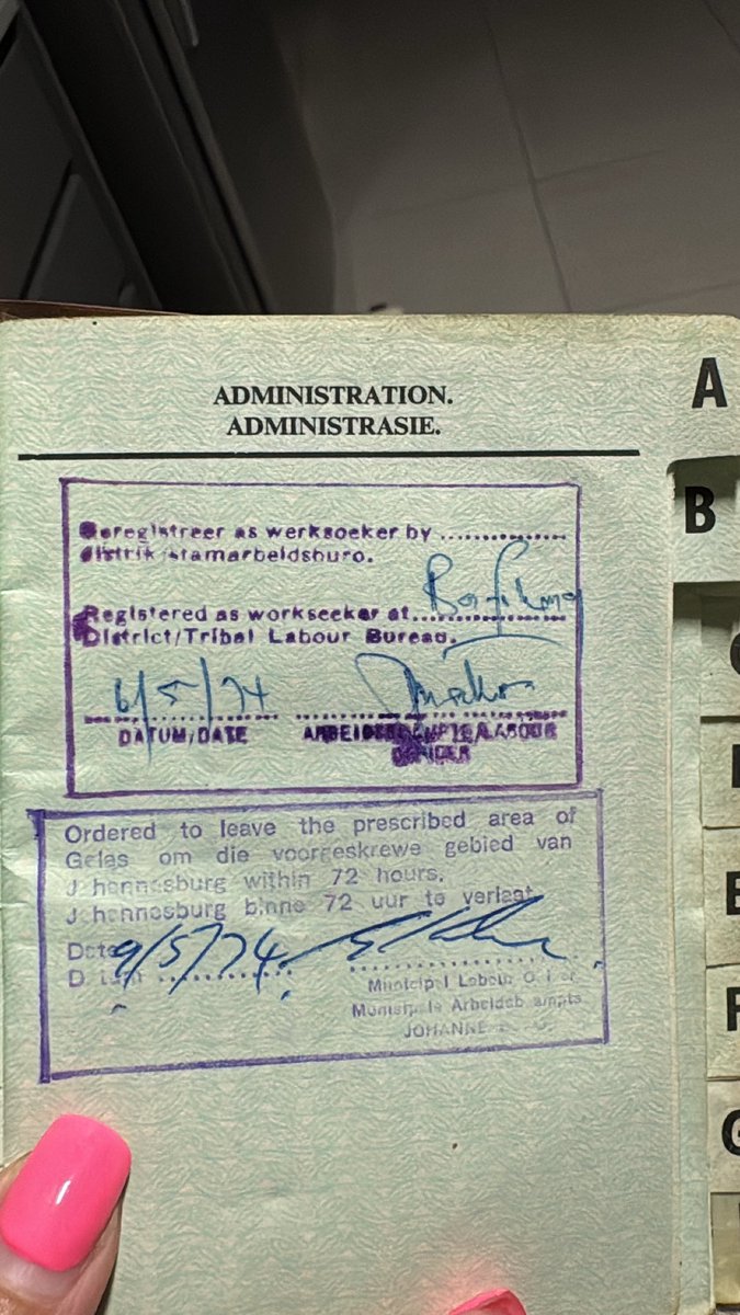 Basetsana_Pule's tweet photo. We found my grandfathers DOMPAS from 1974.

Frame 2? Registered as a Work Seeker, ordered to leave the prescribed area in 72 hrs. 

My ears are HOT. This little book has made me so sad. I'm so angry at Apartheid and I will never stop. https://t.co/GCQM5F9AP9
