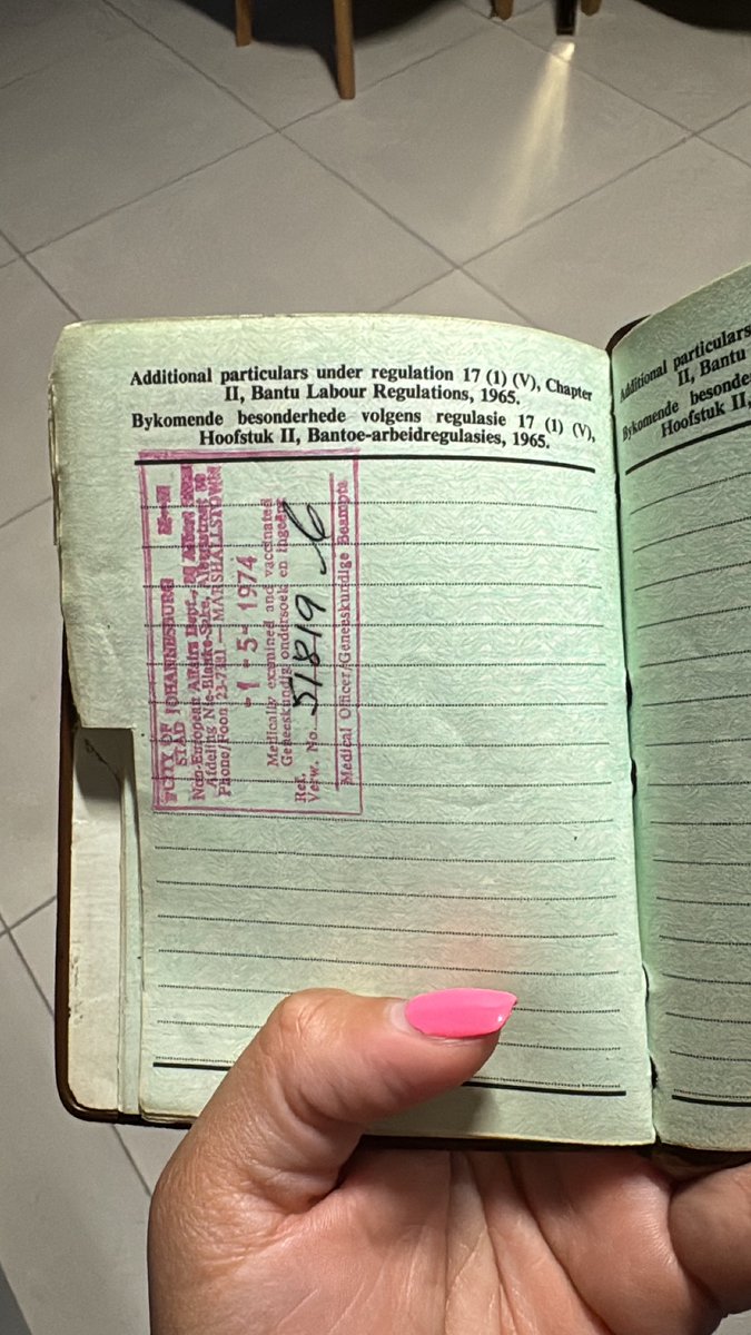 Basetsana_Pule's tweet photo. We found my grandfathers DOMPAS from 1974.

Frame 2? Registered as a Work Seeker, ordered to leave the prescribed area in 72 hrs. 

My ears are HOT. This little book has made me so sad. I'm so angry at Apartheid and I will never stop. https://t.co/GCQM5F9AP9