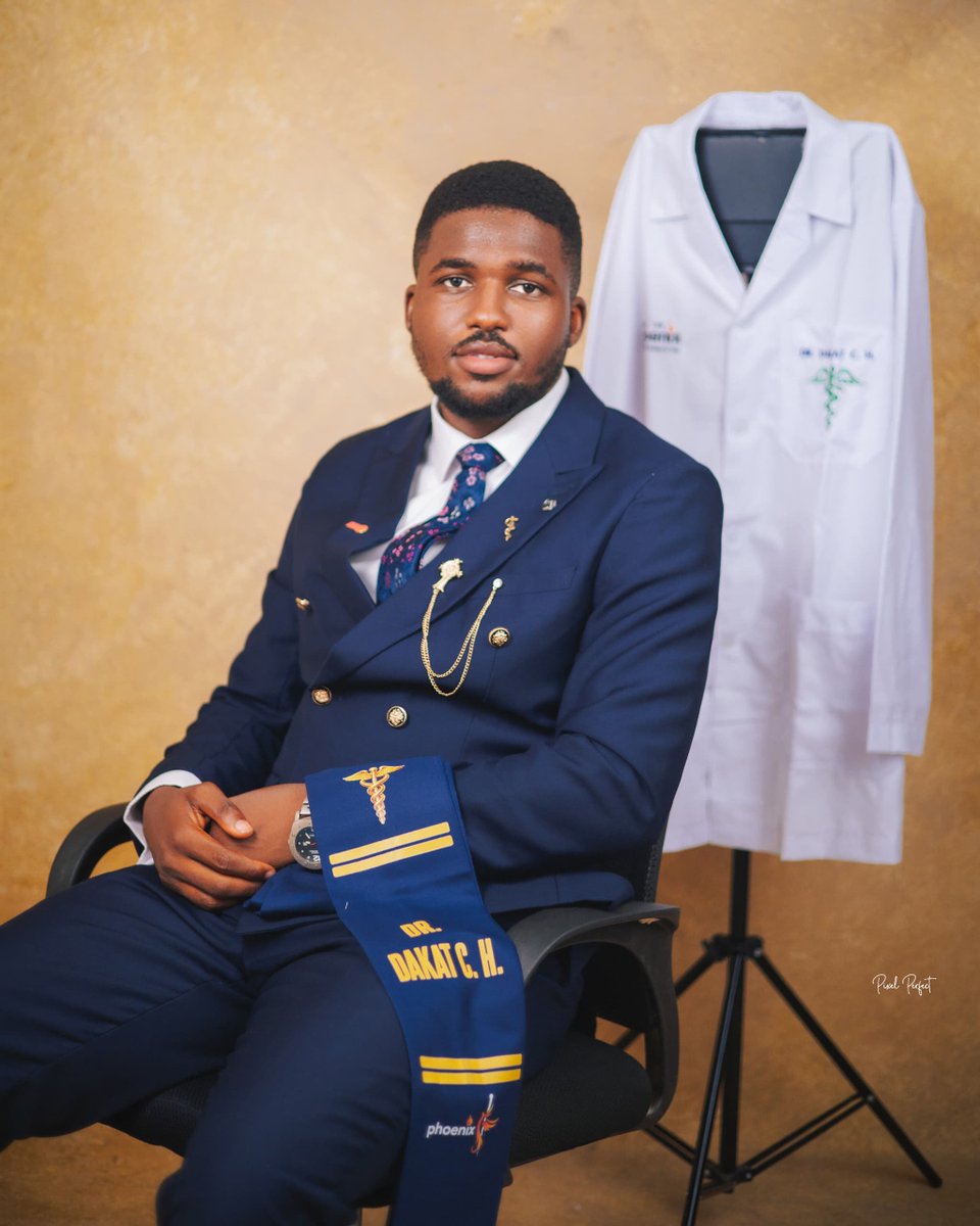 Dakat_Chris's tweet photo. A Better Experience. A Better Ending.

After everything…

I'M A DOCTOR. 🩺🎓

DR. DAKAT CHRISTOPHER HARUNA, (MBBS JOS).

God, thank You. ❤️ https://t.co/USveTUIzCi