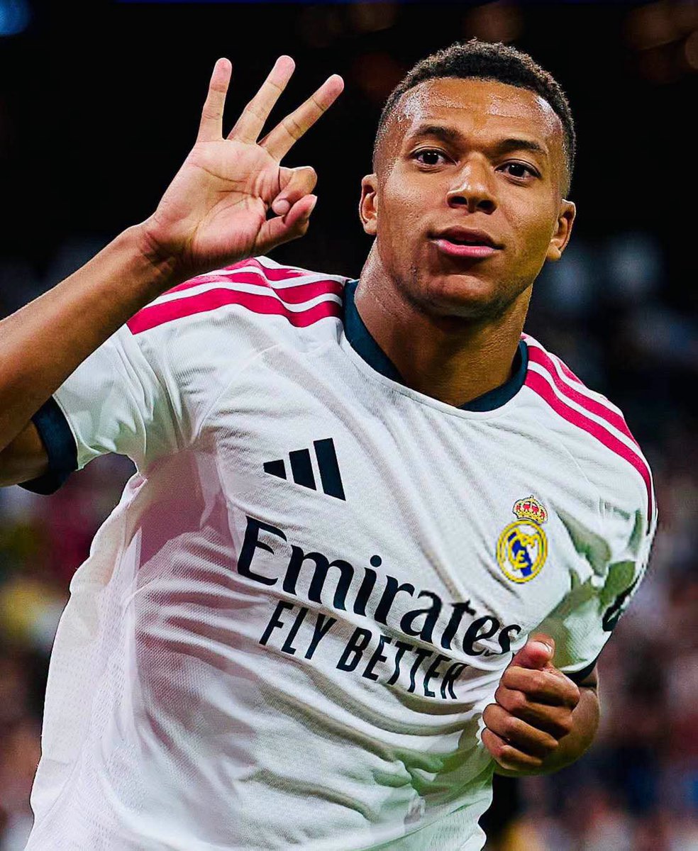 aiscoreofficial's tweet photo. 🚨 OFFICIAL! Kylian Mbappé is voted BEST PLAYER of the month of August at Real Madrid! 🤩🇫🇷 

#RMFC https://t.co/Z4YukqxmTi