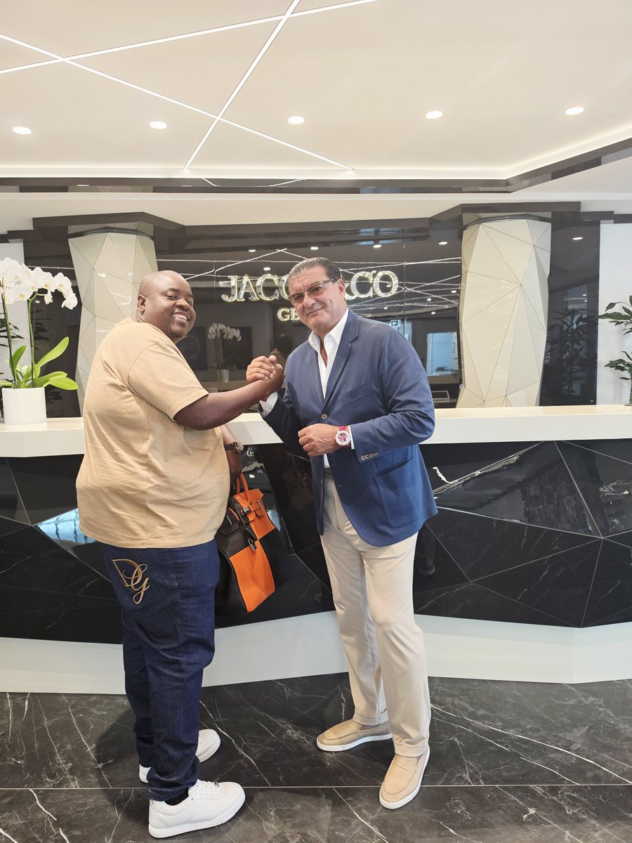wicknellchivayo's tweet photo. JACOB & CO…⌚️💎🔥 @jacobandco
@jacobarabo 

It is always a great pleasure checking up on my good friend JACOB in Geneva. His extraordinary creativity, craftsmanship and attention to detail have undoubtedly positioned JACOB & CO. amongst the BEST AND MOST PRESTIGIOUS WATCH BRANDS IN THE WORLD. Every masterpiece is a true work of art. 💎⌚️ 

A very special THANK YOU to you my dear friend Jacob for the incredible present of the latest edition GODFATHER 2, valued at an impressive US$660,000. I sincerely appreciate this generous gesture and beautiful addition to my collection. 🙏🏽❤️ 

You are assured of my BEST SUPPORT ALWAYS. May Jacob & Co. continue reaching greater heights and producing some of the most spectacular timepieces the world has ever seen. THANK YOU, JACOB! 🙏🏽⌚️💎