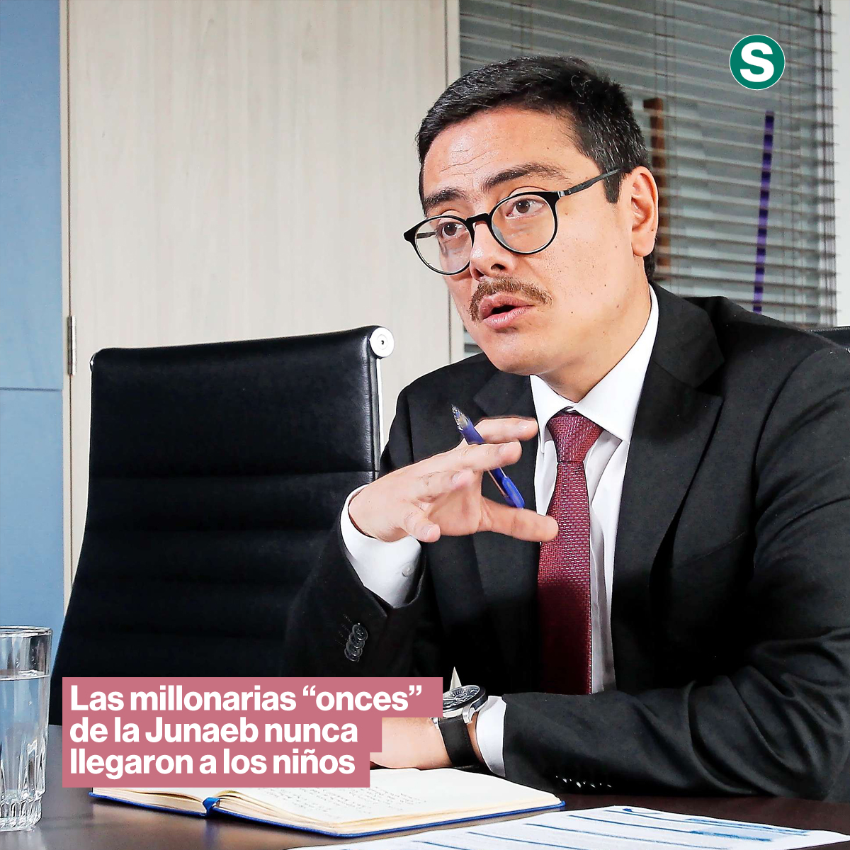 La_Segunda's tweet photo. 814.097 onces proyectadas, ninguna servida y más de $2.082 millones pagados. Es uno de los antecedentes detectados por Junaeb en una licitación que favoreció a SOSER en O’Higgins y que hoy está bajo investigación de la Fiscalía Oriente. 👉 https://t.co/Fxje9ICmRM https://t.co/d74CrcwhEr