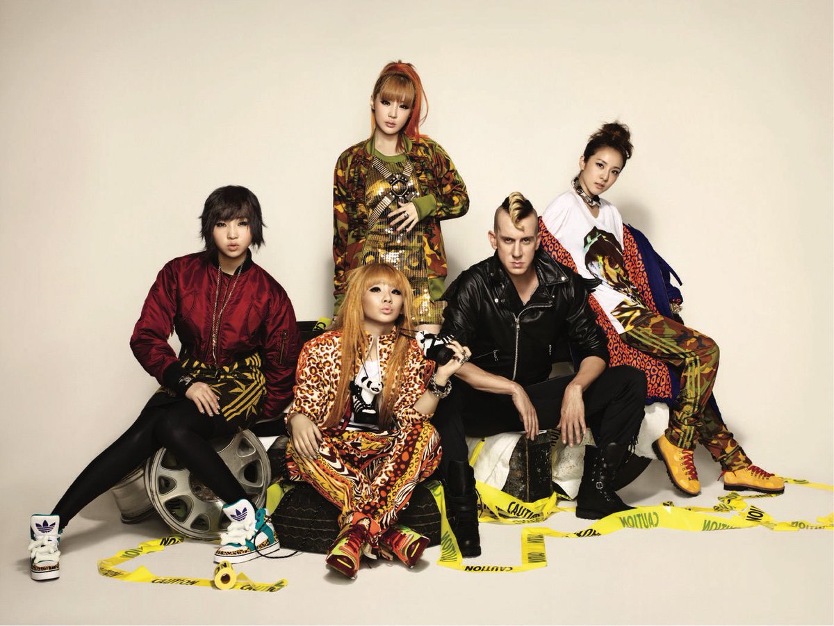 royalparkbom's tweet photo. 2NE1 for 1st Look Magazine with Jeremy Scott (2011) https://t.co/HsUSEt9iaC