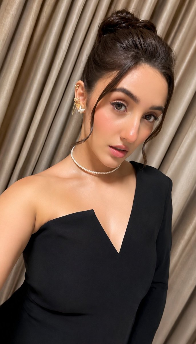 LittleHamstery's tweet photo. She’s giving MAIN CHARACTER ENERGY without even trying 👑🖤

@ashnoorofficial #AshnoorKaur https://t.co/G9g63QRJL2