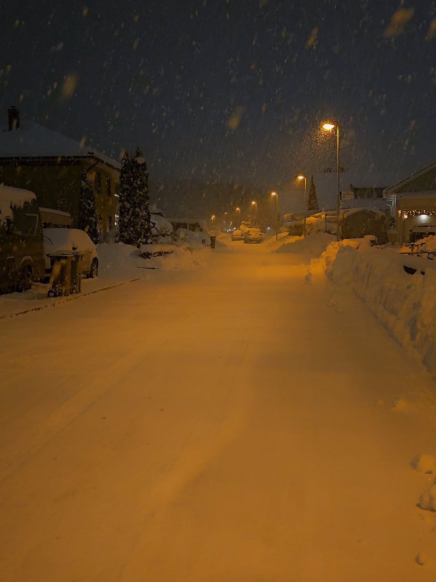 purelivn's tweet photo. i miss this weather ❄️ https://t.co/kmukip64Cj