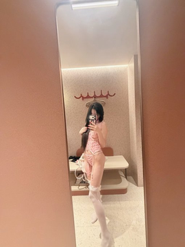 yyoo2026's tweet photo. 这翘臀，谁看了不想顶两下 https://t.co/vtaBOVtFOo