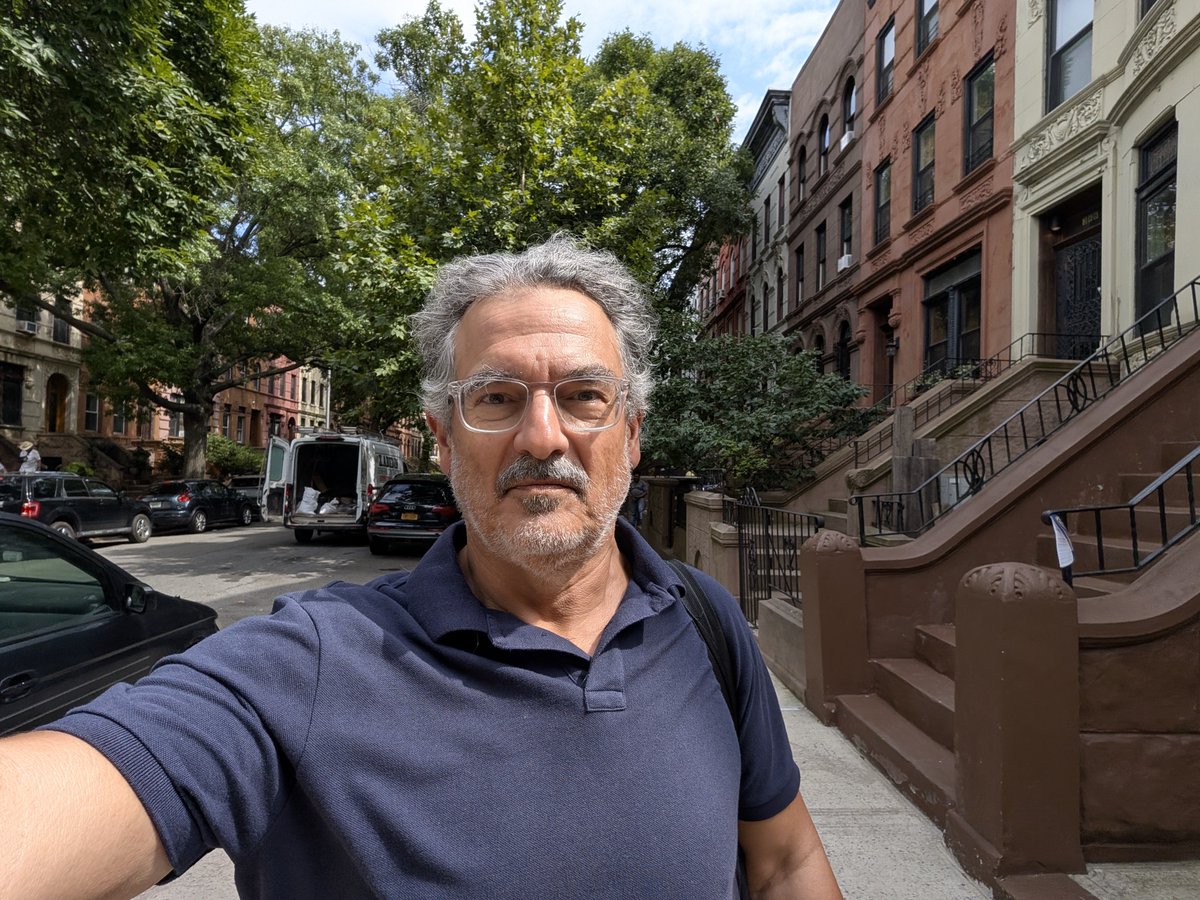 alexanderrusso's tweet photo. Hey, everybody. It's back to school time for educators, parents, and education journalists, so here's my back to school pic. Share yours? #backtoschool #firstdayback https://t.co/xHeitS4npY