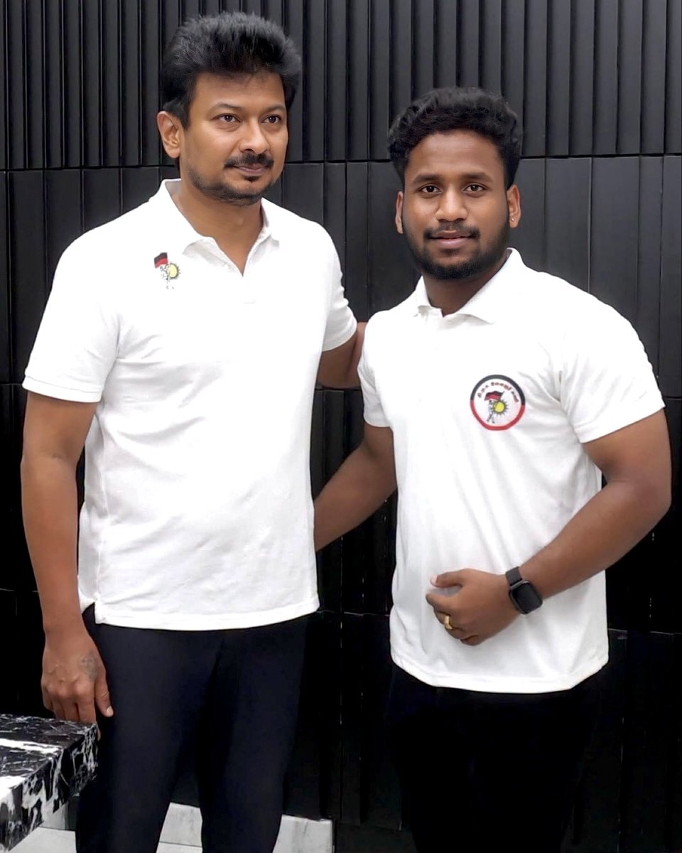 iamthiruarasu's tweet photo. அண்ணன் உதயநிதி ஸ்டாலின் 🖤❤️‍🔥🫂

@Udhaystalin 

#DravidaMunnetraKazhagam #Kalaignar #MKStalin #UdhayanidhiStalin #boxerthirunavukkarasu https://t.co/5ggRWrWyEF