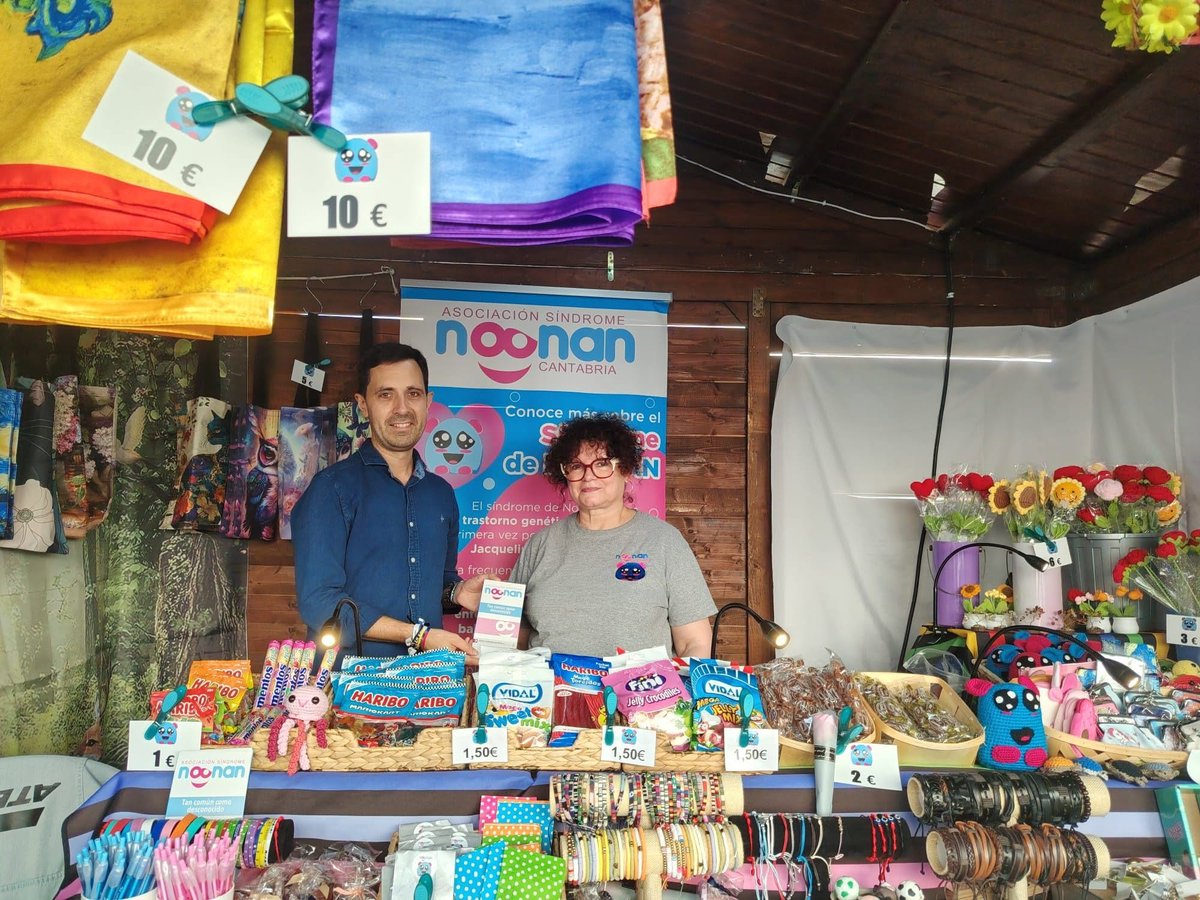 SINDROMENOONANC's tweet photo. 🤝 ¡Agradecidos por la visita de Mateo Echevarría Méndez, Concejal de Cooperación al Desarrollo de Santander!

Nuestra presidenta, Inmaculada González García, le ha enseñado el stand en el Festival Intercultural. ¡Gracias por tu apoyo! 💙

📍 Sardinero (hasta el 6/09) https://t.co/RGnUFWwE6Q