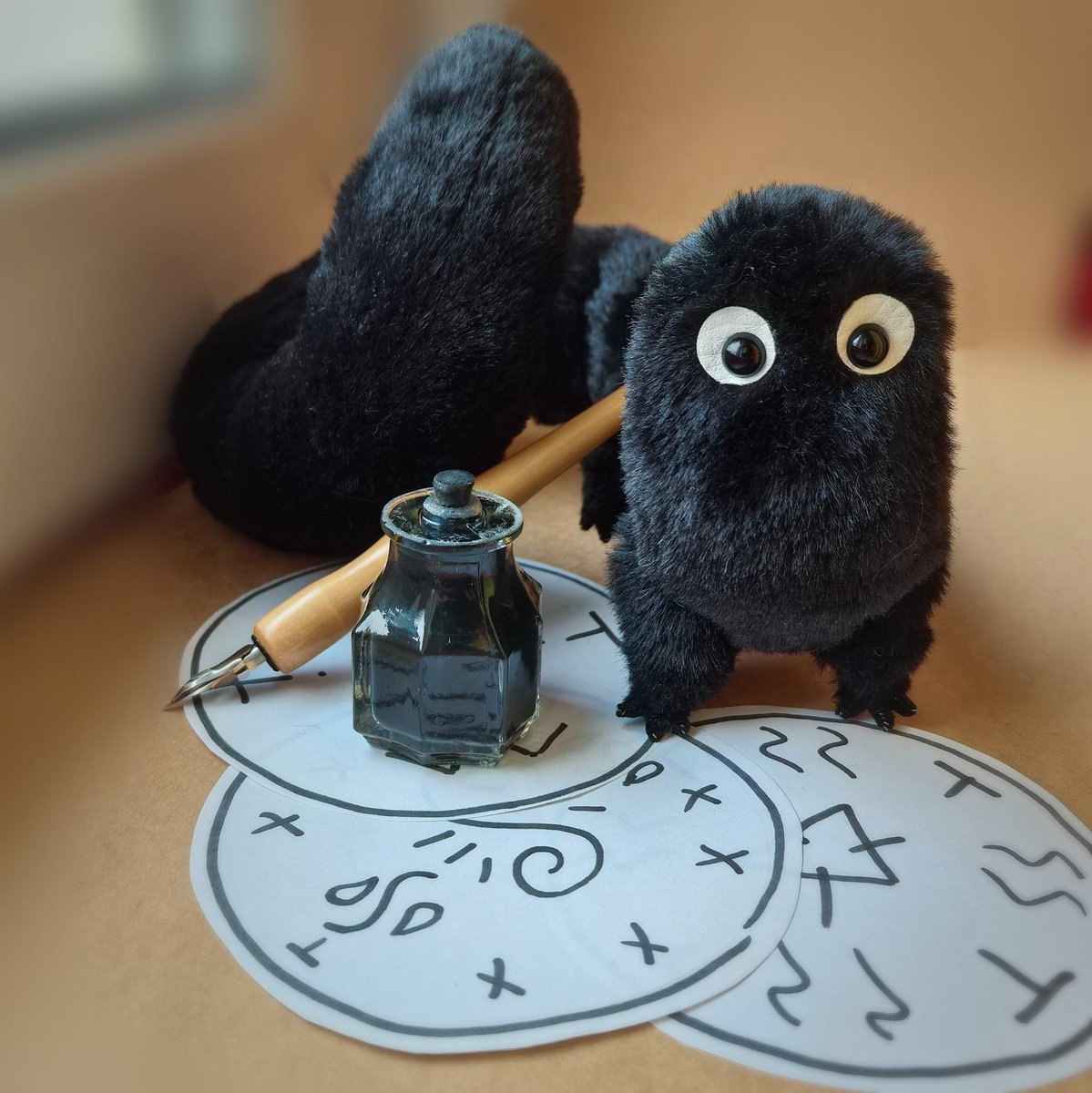 RRikemika's tweet photo. #Δ帽子 #witchhatatelier

У этого малыша сегодня была фотосессия перед отправкой будущему хозяину (. ❛ ᴗ ❛.) https://t.co/N5KCYtYsPV
