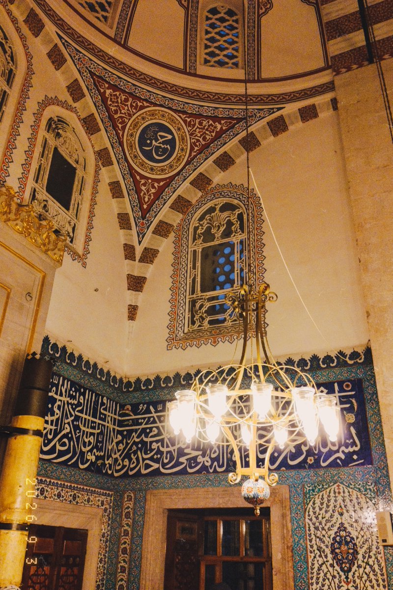 brkbbeyy's tweet photo. bir akşam namazı vakti Validei Atık Cami. https://t.co/3uSlw9OZuA