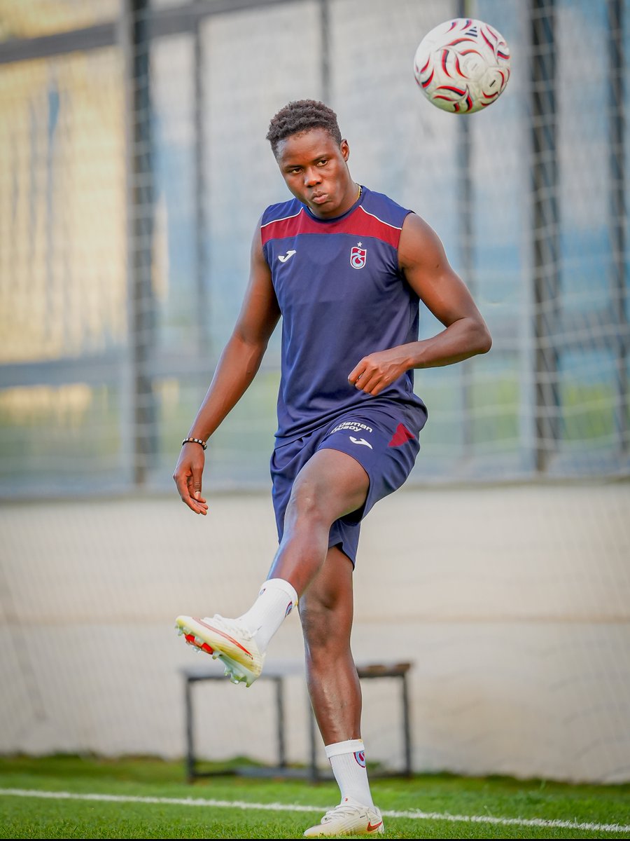 Trabzonspor's tweet photo. Yeni transferimiz Franculino Dju, takımımızla ilk antrenmanına çıktı 💪 https://t.co/TMkcOSpGXh