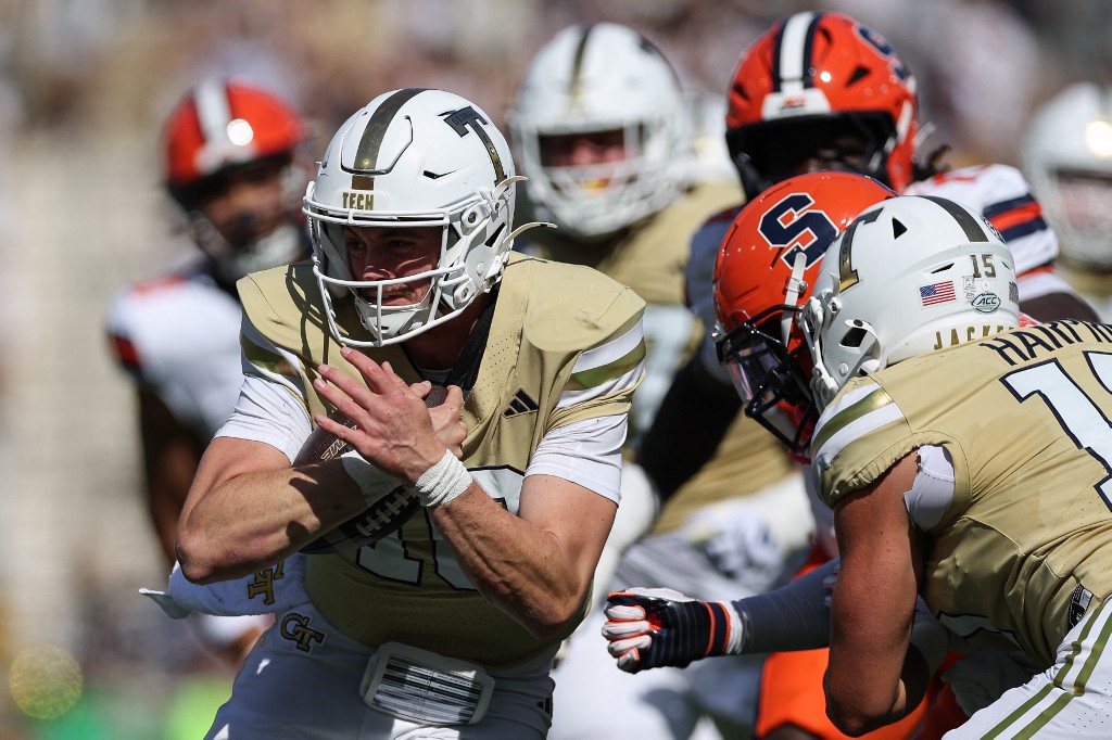 BMRReviews's tweet photo. Skip the early favorites. Take advantage of big roster changes and unknown lineups in tonight's game. 👇
https://t.co/XeUHmRn16I

#CollegeFootball #SportsBetting #CFBWeek1 #GamblingX https://t.co/5yFLOu95mv