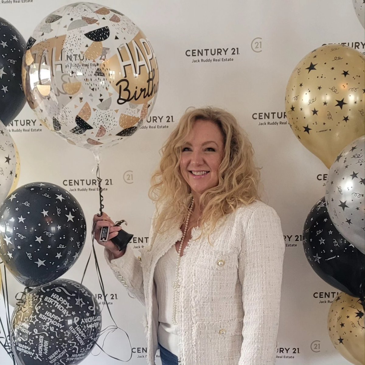 Matheuscrnlm's tweet photo. Had a wonderful time at Century 21’s Annual Awards Luncheon. I’m grateful that everyone made my birthday part of the celebration. https://t.co/Sjdt8Bdcth