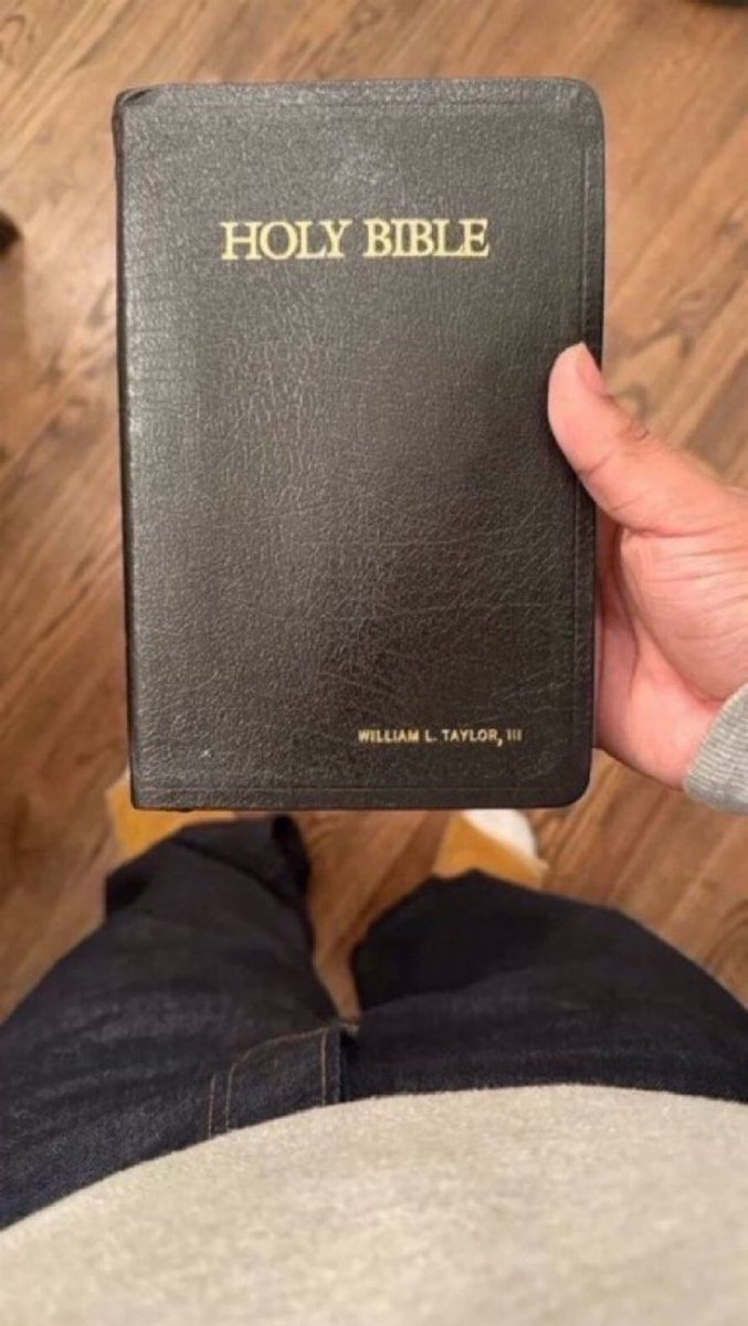 the_17thI's tweet photo. Be Honest  
Do you still own a physical Bible ?   

A. Yes 
B. No https://t.co/NVFtpnQDOC
