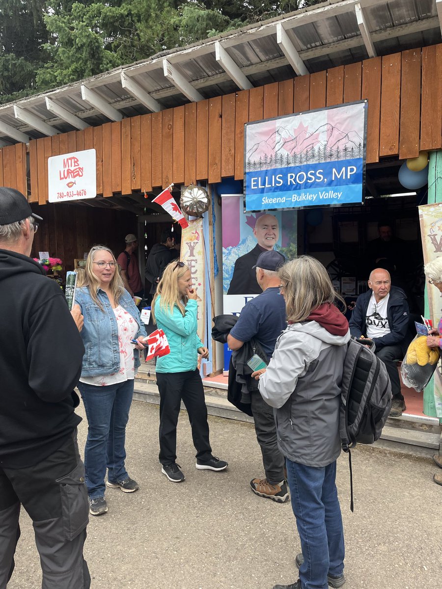 ellisbross's tweet photo. BVX in Smithers last weekend was a blast!

I am always impressed by how welcoming and friendly the Smithers community is. Thank you to all the volunteers who put in the time and effort to make this event possible every year.

It was also great to see so many people stop by my booth to say hello, share their concerns, and talk about the issues that matter to them.

Thank you, Smithers, for another great BVX!