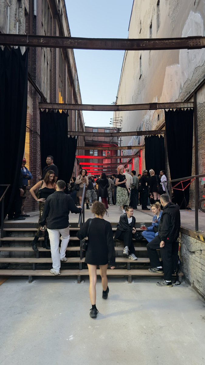 ItsSyy's tweet photo. got to see Gaphouse 57 before the soft opening through friends involved with the space. Then came back for the soft opening a little later.

really like what’s going to be build there.

new space for art, sound and fashion in a city where culture gets pushed out.
~15 min from Frankfurter Tor.

Haderlump moved their atelier in, more artists are following, and the space will host exhibitions and events over the next year until construction starts…

around 200 people from Berlin’s fashion, art, media and cultural scene came by for its soft opening.

(Last video is before the soft opening