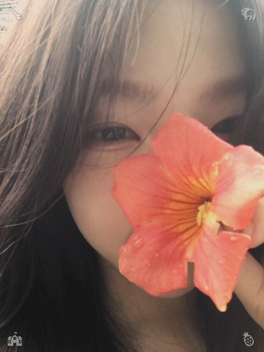 udondododo's tweet photo. 🔓A glass of cherry juice sits waiting. Unease trickles in as your arrival drags past usual time, a faint nervousness hovers in the air, but the moment I catch your well-known shape appearing, a wave of calm rushes over me and sets my heart at ease. https://t.co/fgOYDwsiqs
