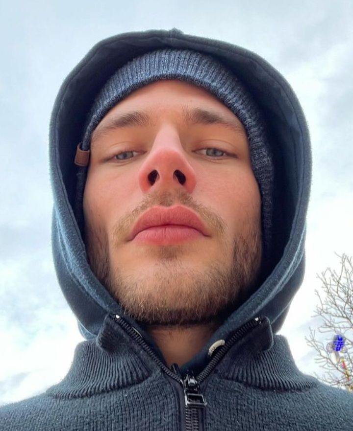 newusof's tweet photo. ¿Apariencia promedio? 

Estos pequeños cambios lo cambiarán todo:

1. Mejora tus labios. https://t.co/HJBa08lEro