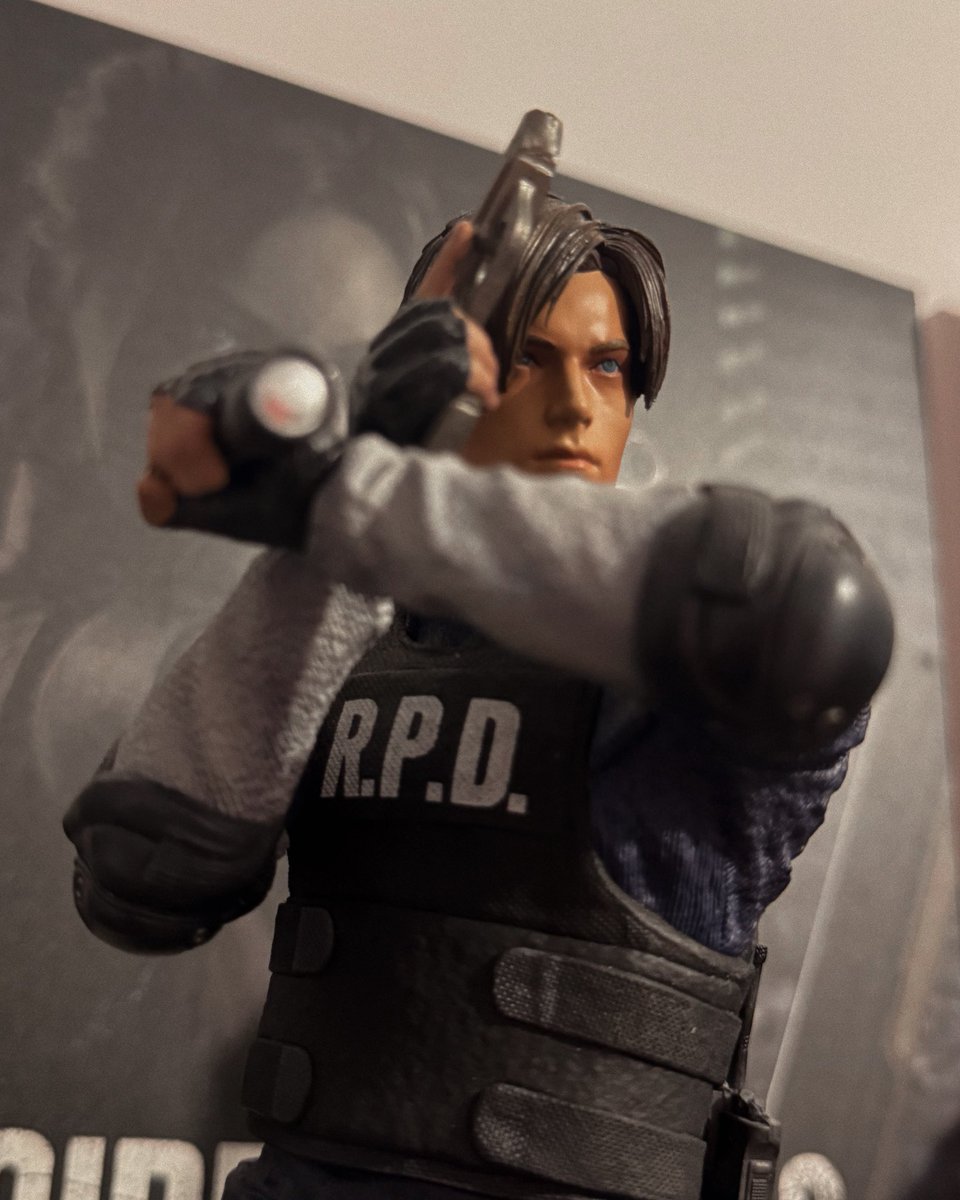 Miss__Melissou's tweet photo. Leon S. Kennedy 🖤🧟‍♀️
Resident Evil 2 Remake ✨

#rebhfun #ResidentEvil https://t.co/1wYac4VCDs