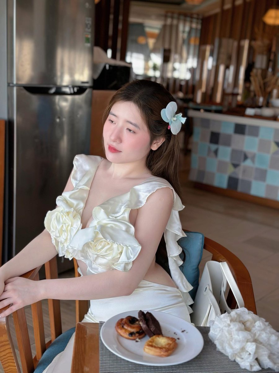 CoVan10357's tweet photo. Hone⁠stly, 练习乒乓球结束后出了一身汗，烦​恼没有消失，但脑子清醒多了。好⁠好感受‍，不急着赶路⁠。 https://t.co/S14U9XcpyQ