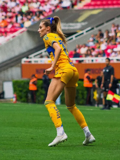 alexia11np's tweet photo. Tatiana Flores - Mexican footballer https://t.co/hwGeREsmhH