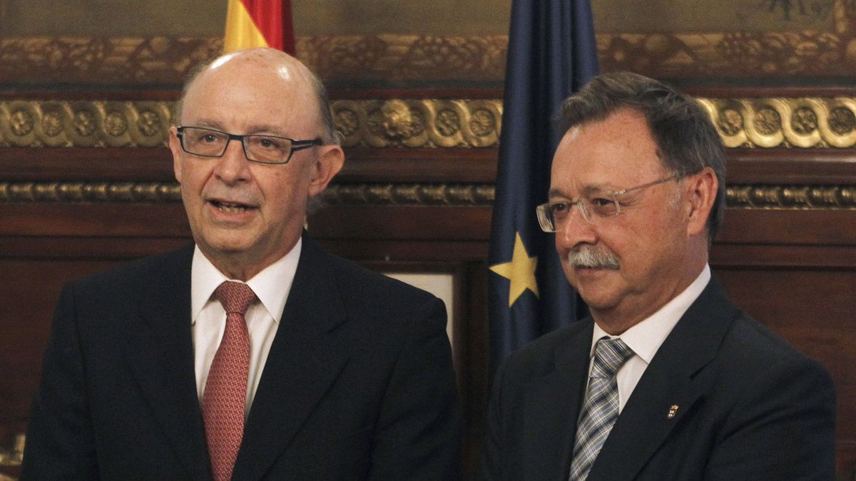 FonsiLoaiza's tweet photo. Estas son las 7 empresas que más facturaron en Ceuta: 888 Online Games, Gamesys, Casino Barcelona, Sportium, Luckia, Euroapuestas Online y Bet on Red Digital. Se hizo gracias al corrupto Montoro creando un paraíso fiscal para casas de apuestas. A esto no lo llamaron invasión. https://t.co/6OSmhHkLOS