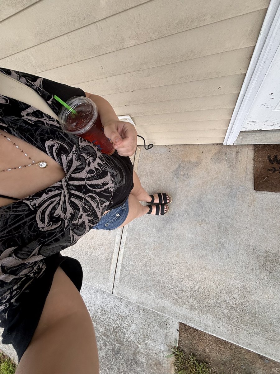 starcafe444's tweet photo. biweekly post to confirm i'm real (notice how i need my nails done? go fix that 🤍🤍) https://t.co/TFdtECuf40