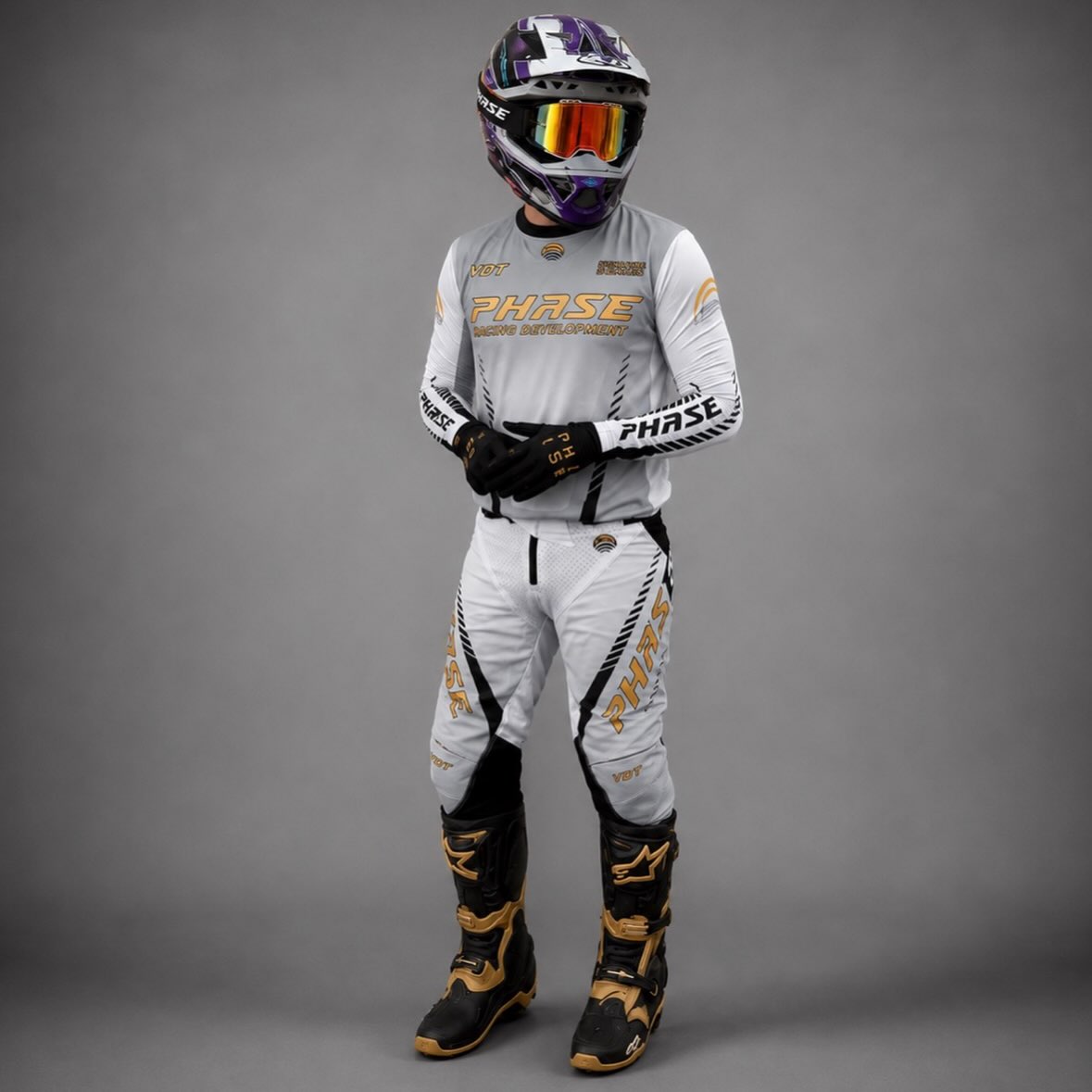 GeoffreyPa58's tweet photo. SIGNATURE SERIES 015

015 brings a cleaner side to the Signature Series. Crisp silver and white with gold details—subtle from afar, refined up close. Built to look fast. Made to ride faster. Custom name, number, sleeve numbers, and sponsor logos https://t.co/vjjP4TnhaC