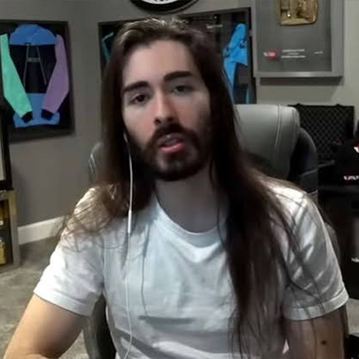 Dexerto's tweet photo. MoistCr1TiKaL’s Godslap graphic novel is being turned into a hand-drawn animated movie releasing in 2028 https://t.co/6lXDTMVTMq