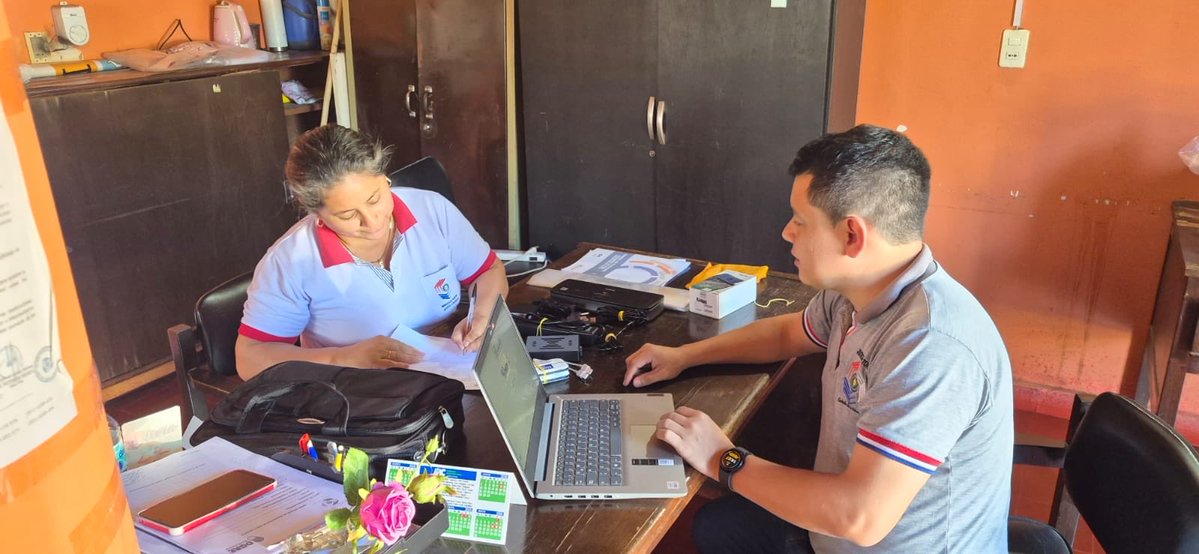 TSJE_Py's tweet photo. 🗳️Funcionarios de las Direcciónes de Recursos Electorales y Logística Electoral se encuentran abocados a las tareas de repliegue de los kits CTX para su actualización con el software oficial.

#EleccionesMunicipales2026 
#JusticiaElectoralPy🇵🇾
#PromotoresdelaDemocracia https://t.co/PJNJDN0ctA
