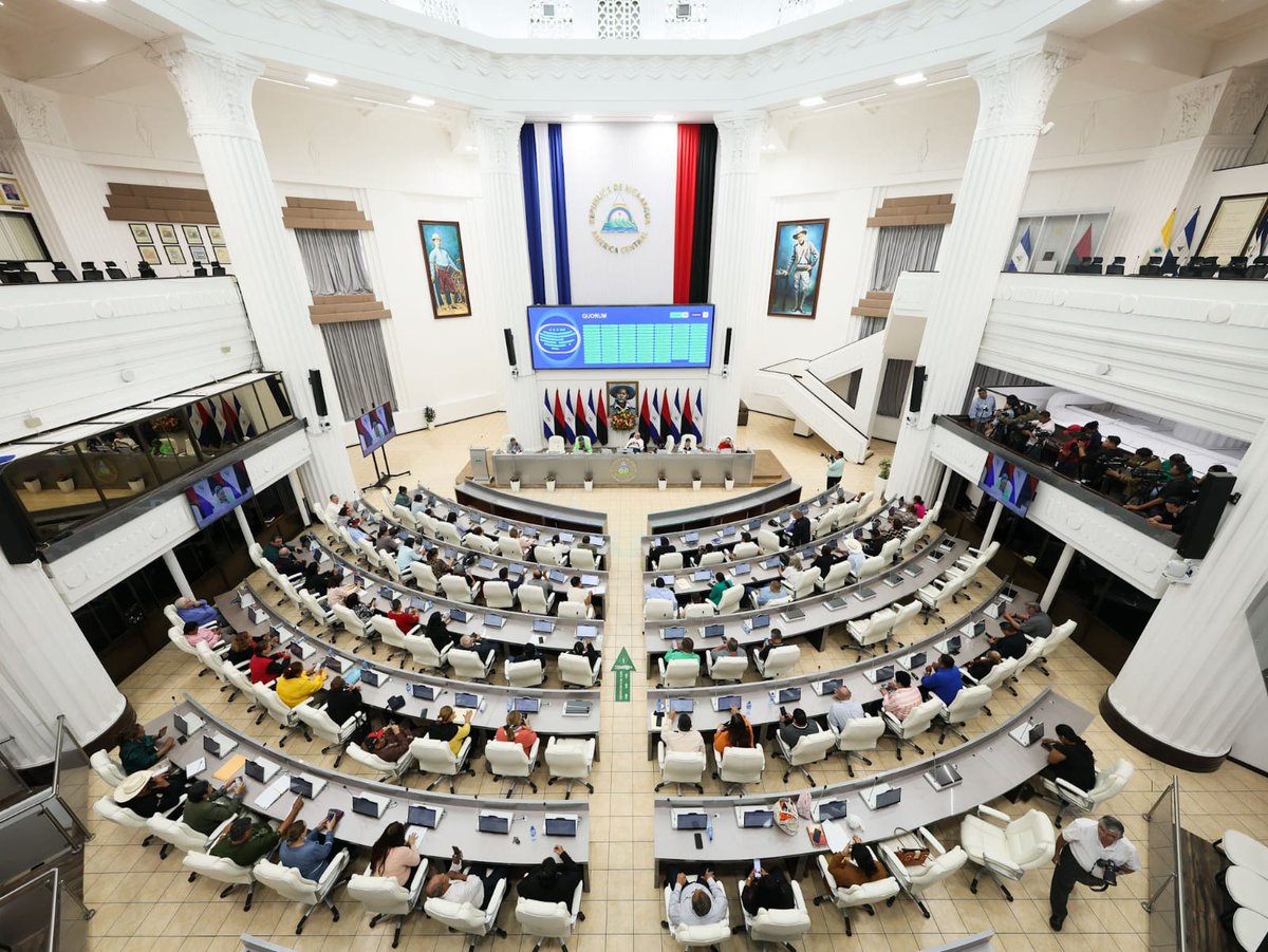 AsambleaNi's tweet photo. Diputadas y diputados del Órgano Legislativo 🏛️ aprueban por unanimidad la Ley Creadora de la Dirección General de Transporte Acuático 🚢🌊, adscrita al Ejército de Nicaragua 🇳🇮🪖, que normará, regulará y controlará el transporte acuático en materia de seguridad de la navegación https://t.co/y8AtqDu8IB